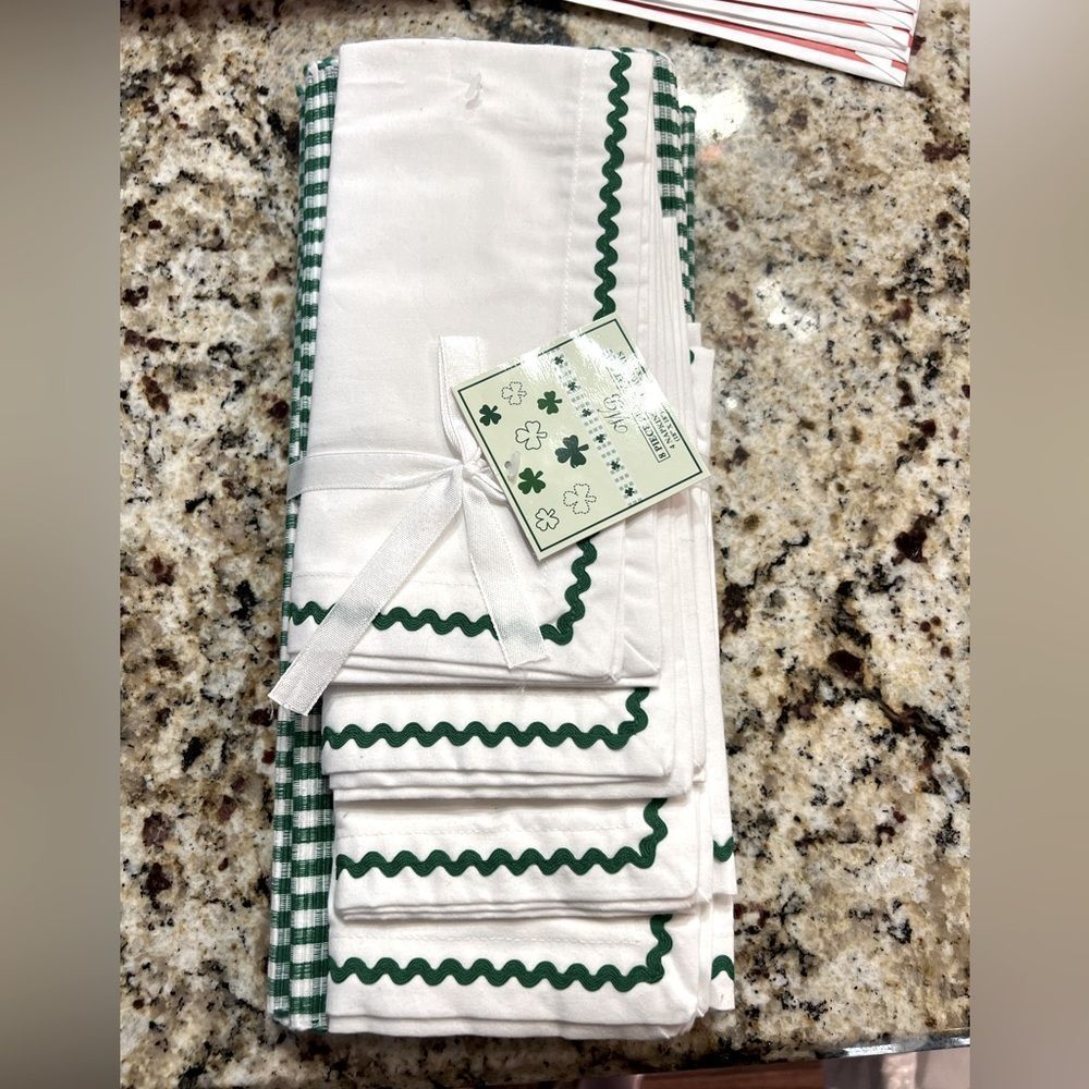 Saint Patrick’s Day placemats and napkins NWT